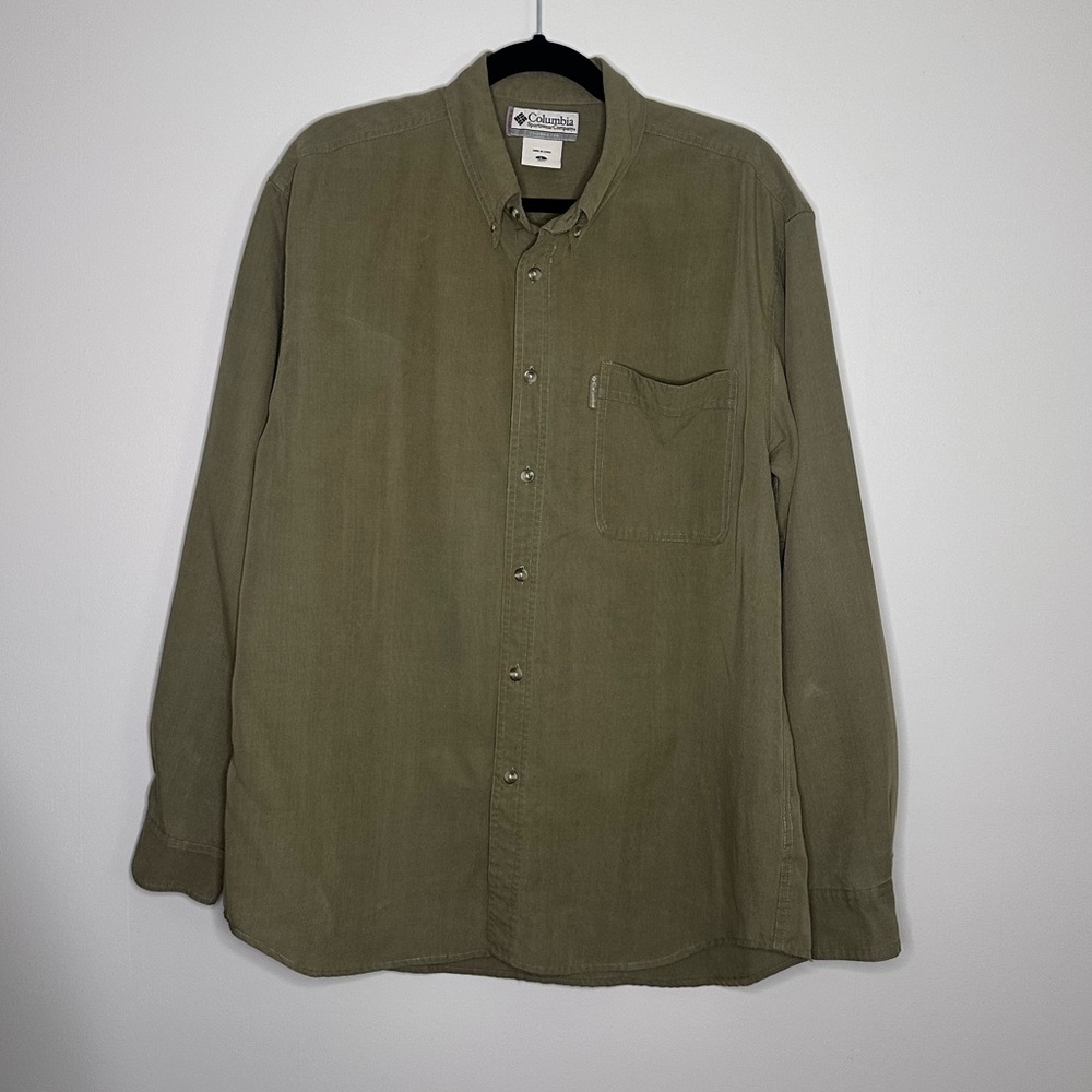 Columbia GRT texturized olive button down